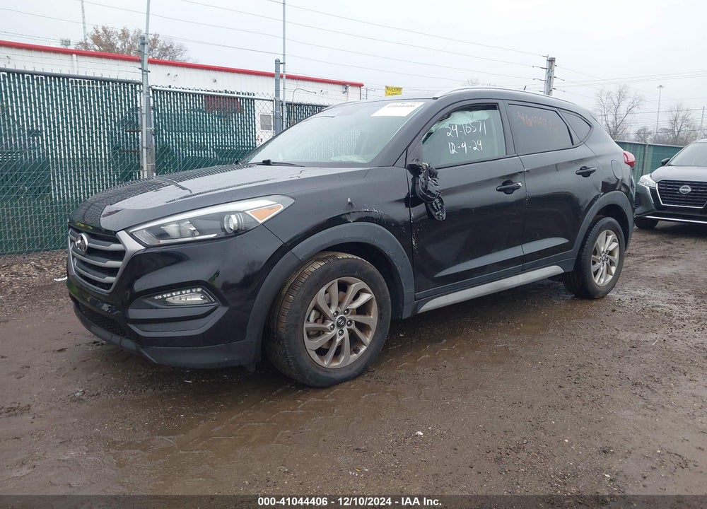 2017 HYUNDAI TUCSON SE VIN: KM8J3CA4XHU555066