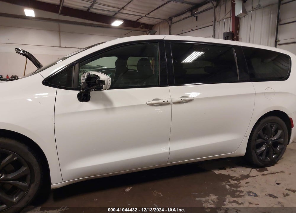 2018 CHRYSLER PACIFICA TOURING PLUS VIN: 2C4RC1FG6JR352712