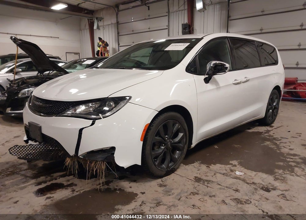 2018 CHRYSLER PACIFICA TOURING PLUS VIN: 2C4RC1FG6JR352712