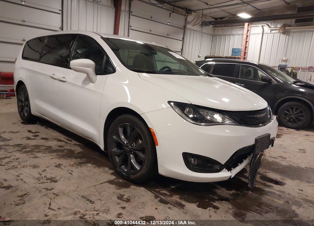 2018 CHRYSLER PACIFICA TOURING PLUS VIN: 2C4RC1FG6JR352712