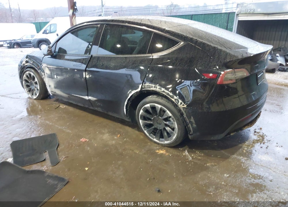 2022 TESLA MODEL Y LONG RANGE DUAL MOTOR ALL-WHEEL DRIVE VIN: 7SAYGDEE8NF534630