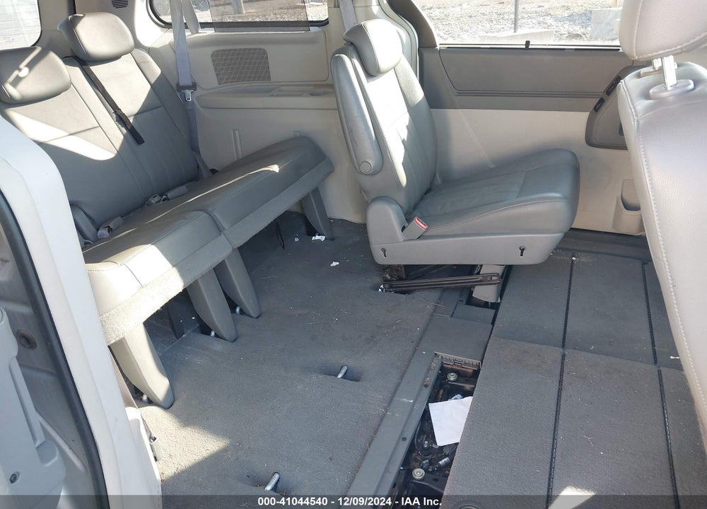 2010 CHRYSLER TOWN & COUNTRY TOURING VIN: 2A4RR5D17AR119369