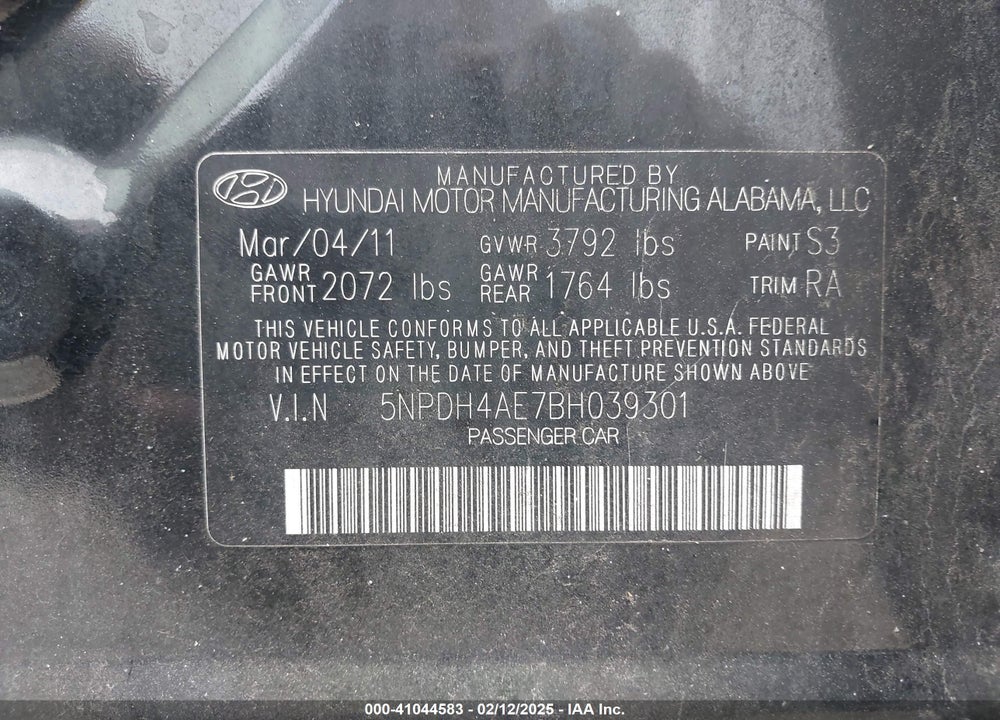 2011 HYUNDAI ELANTRA LIMITED VIN: 5NPDH4AE7BH039301