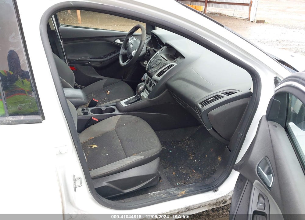 2014 FORD FOCUS SE VIN: 1FADP3F29EL163524