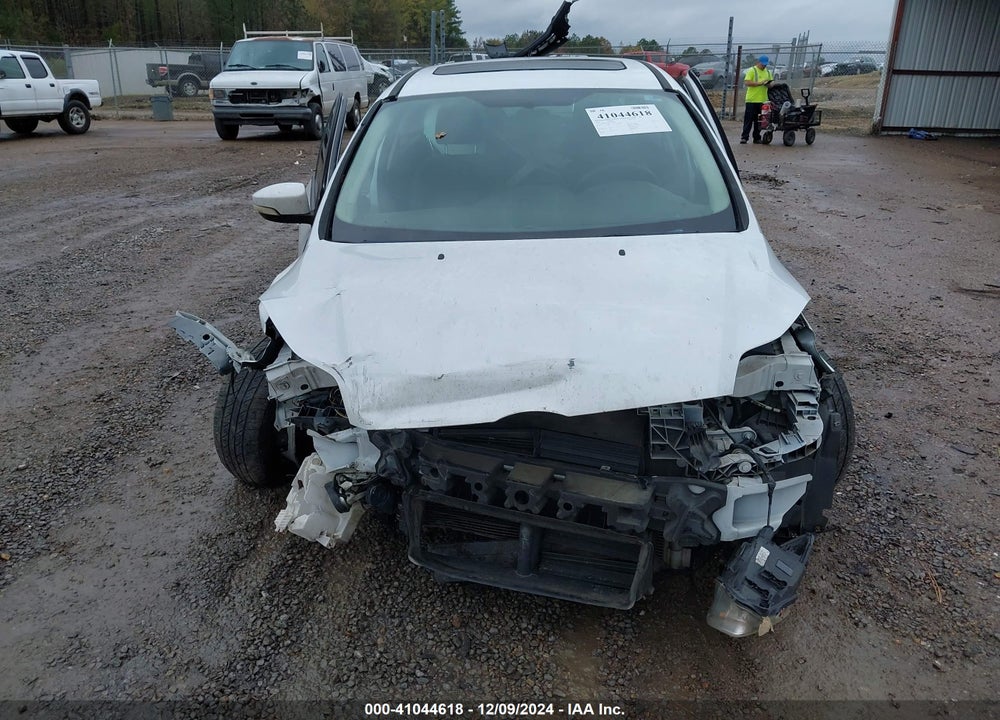 2014 FORD FOCUS SE VIN: 1FADP3F29EL163524