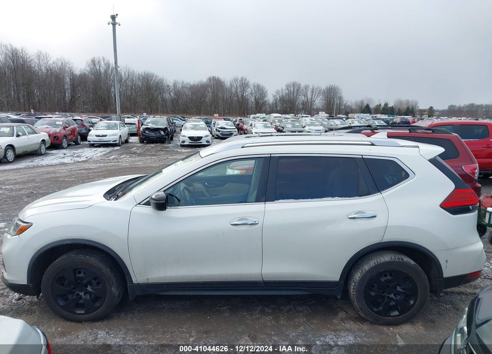 2017 NISSAN ROGUE S VIN: JN8AT2MV0HW000462