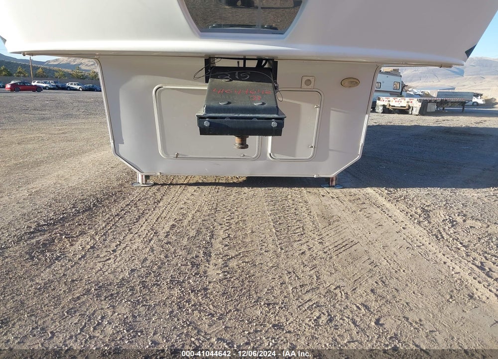 2014 KEYSTONE MONTANA VIN: 4YDF31025E4700215