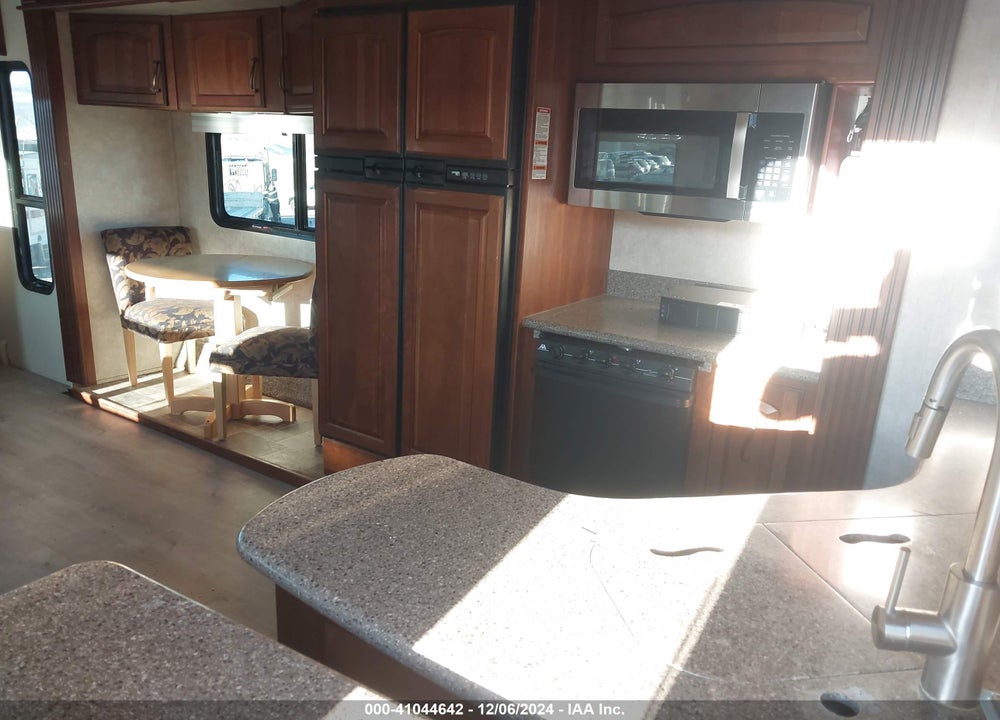 2014 KEYSTONE MONTANA VIN: 4YDF31025E4700215
