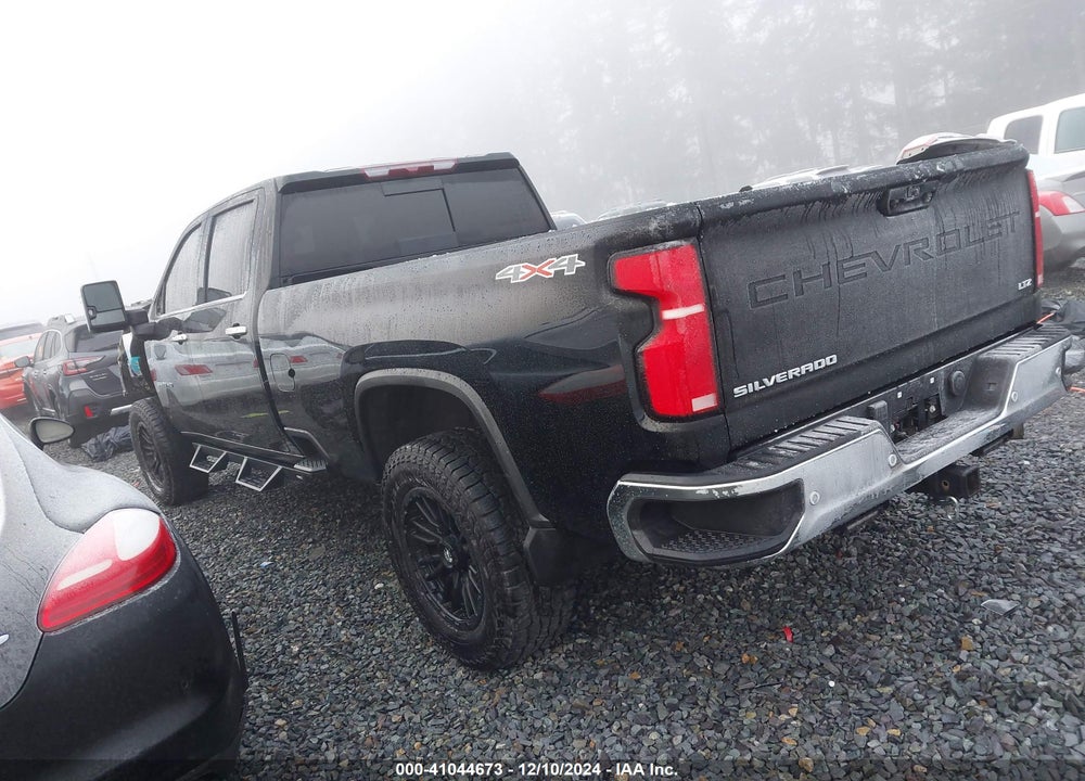 2024 CHEVROLET SILVERADO 3500HD 4WD  LONG BED LTZ VIN: 1GC4YUEY1RF127009