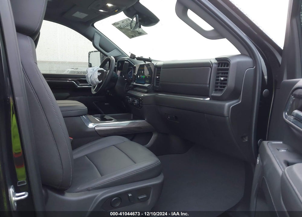 2024 CHEVROLET SILVERADO 3500HD 4WD  LONG BED LTZ VIN: 1GC4YUEY1RF127009