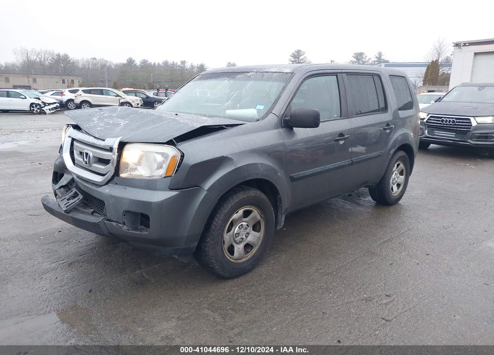 2011 HONDA PILOT LX VIN: 5FNYF4H21BB039151