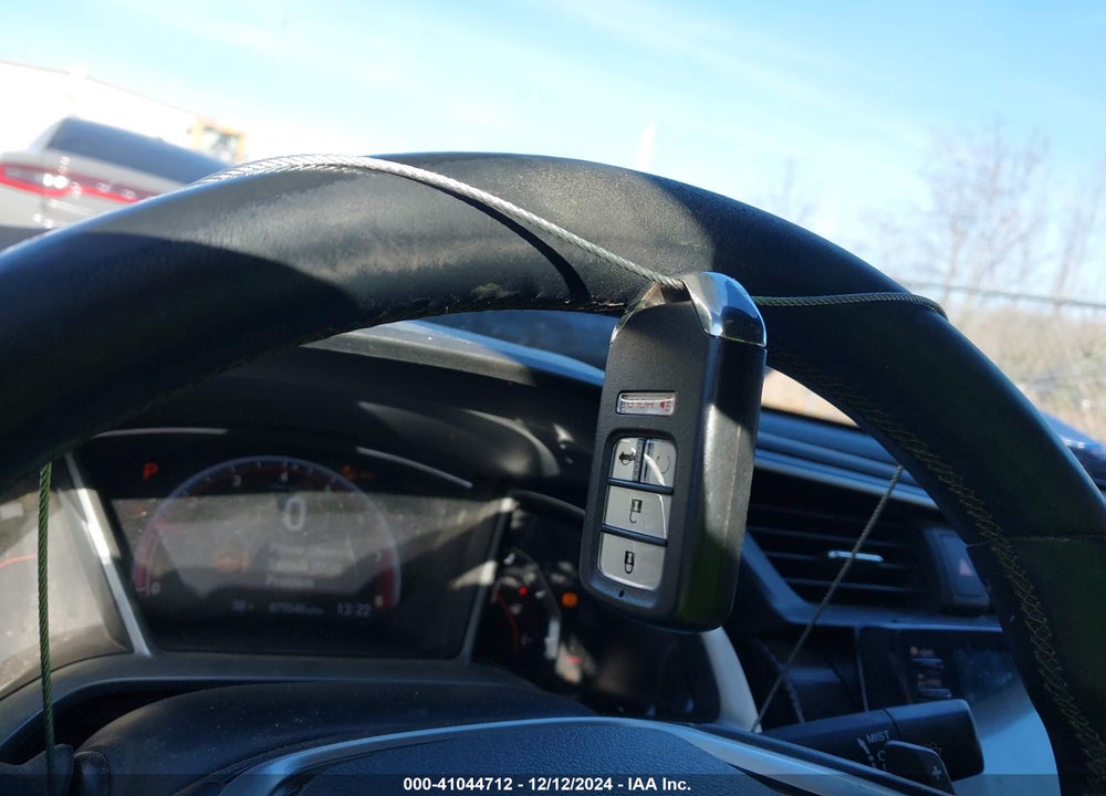 2019 HONDA CIVIC VIN: 2HGFC2F82KH585920