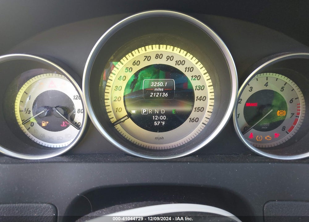 2013 MERCEDES-BENZ C 250 LUXURY/SPORT VIN: WDDGF4HB7DG002437