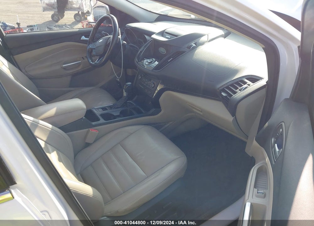 2017 FORD ESCAPE VIN: 1FMCU0J99HUB81596