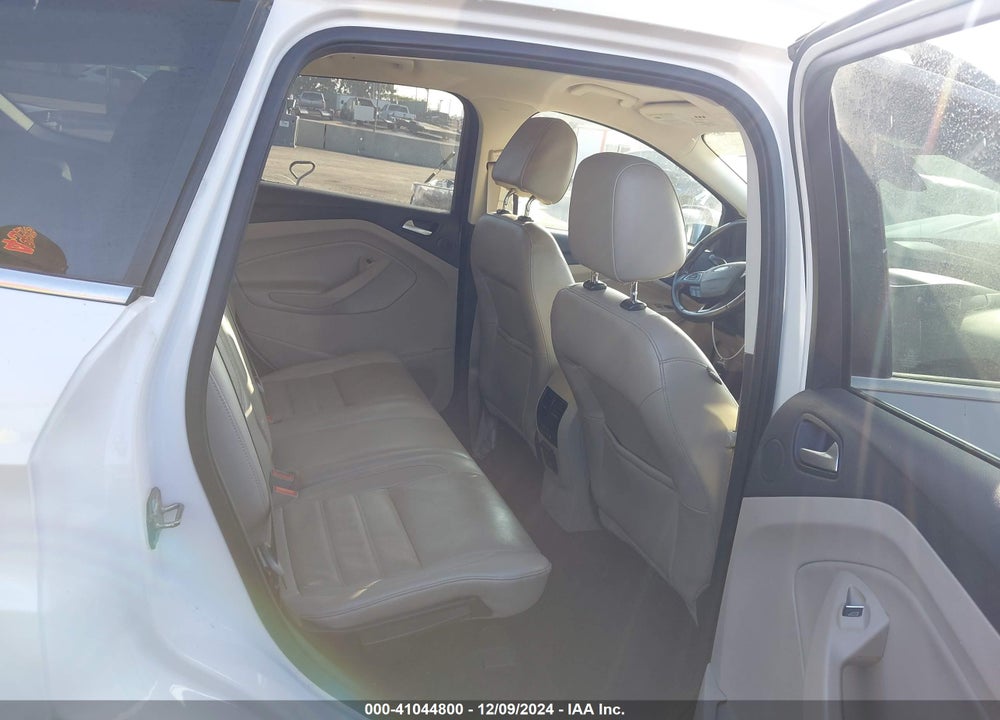 2017 FORD ESCAPE VIN: 1FMCU0J99HUB81596