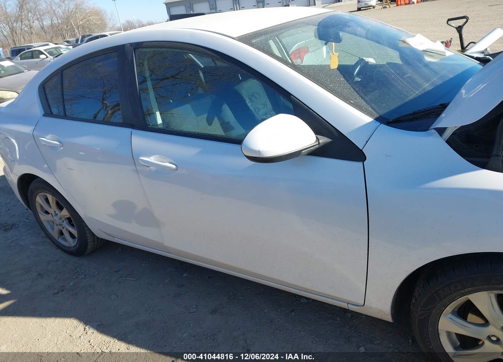2011 MAZDA 3 I TOURING VIN: JM1BL1VF1B1481229