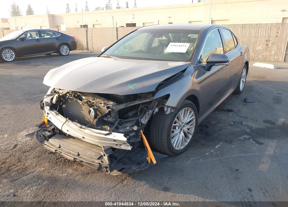 2018 TOYOTA CAMRY VIN: 4T1B11HK7JU019054