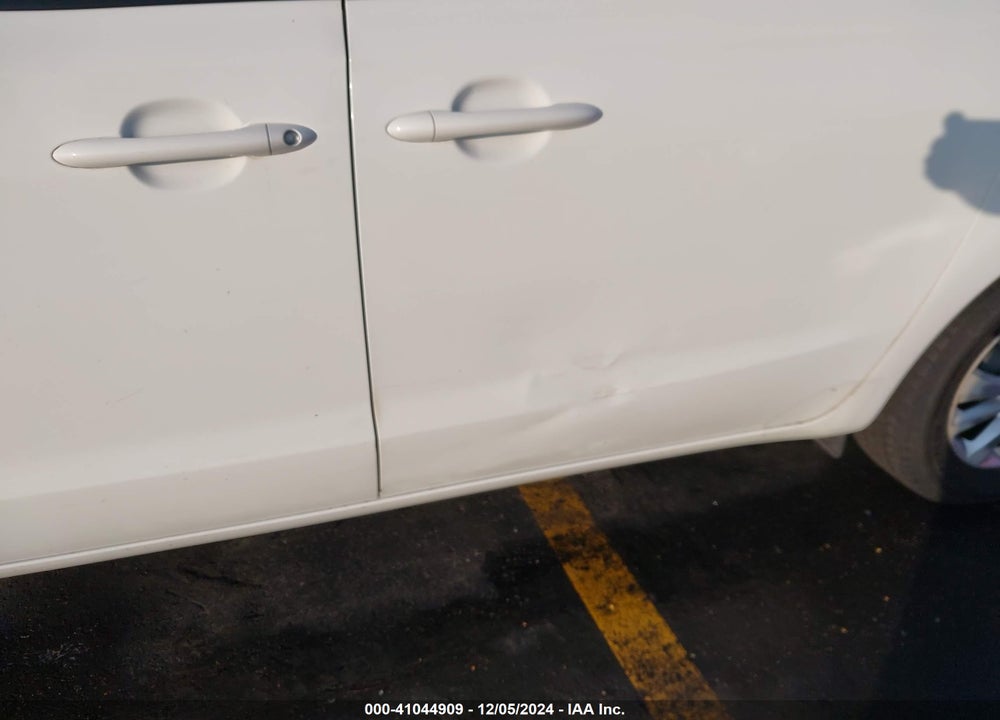 2015 KIA SEDONA L VIN: KNDMA5C17F6026276