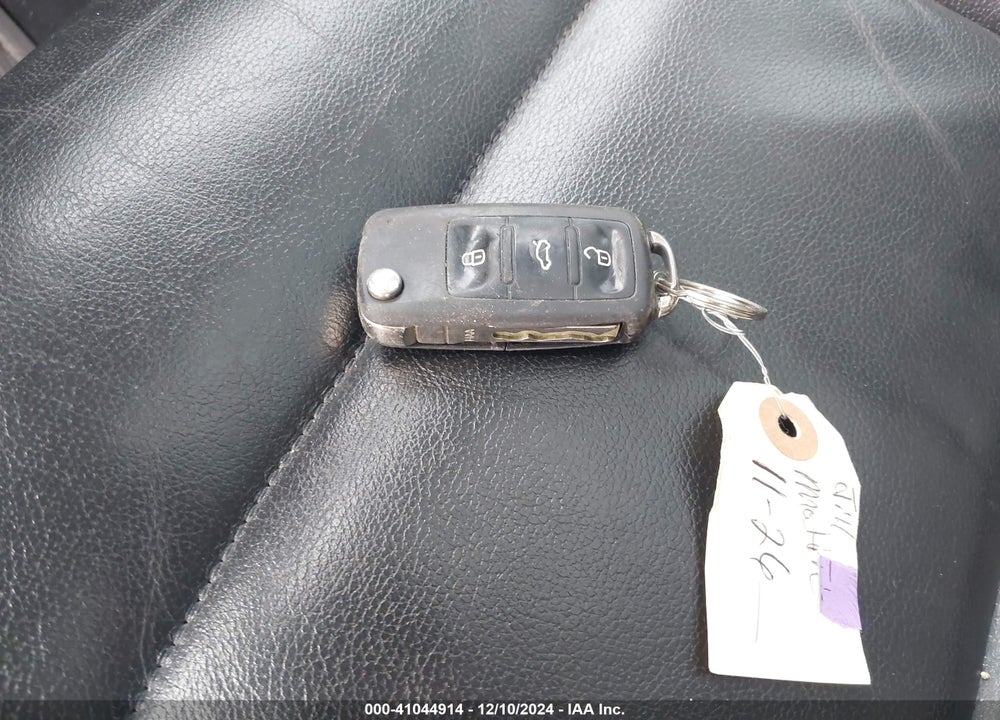 2013 VOLKSWAGEN TIGUAN SEL VIN: WVGBV7AX5DW525360