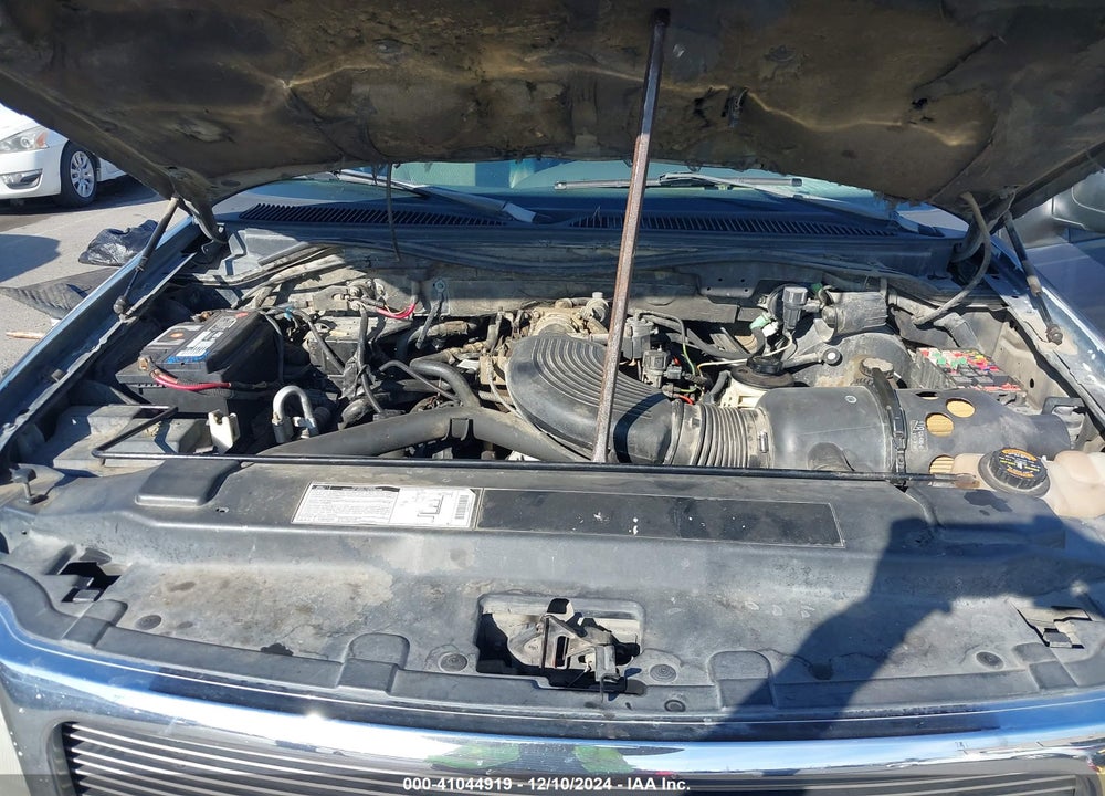 2000 FORD EXPEDITION XLT VIN: 1FMRU1566YLA69912