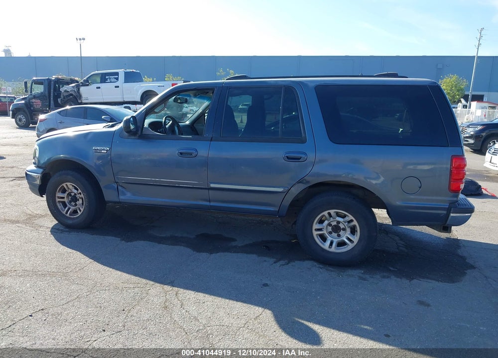 2000 FORD EXPEDITION XLT VIN: 1FMRU1566YLA69912