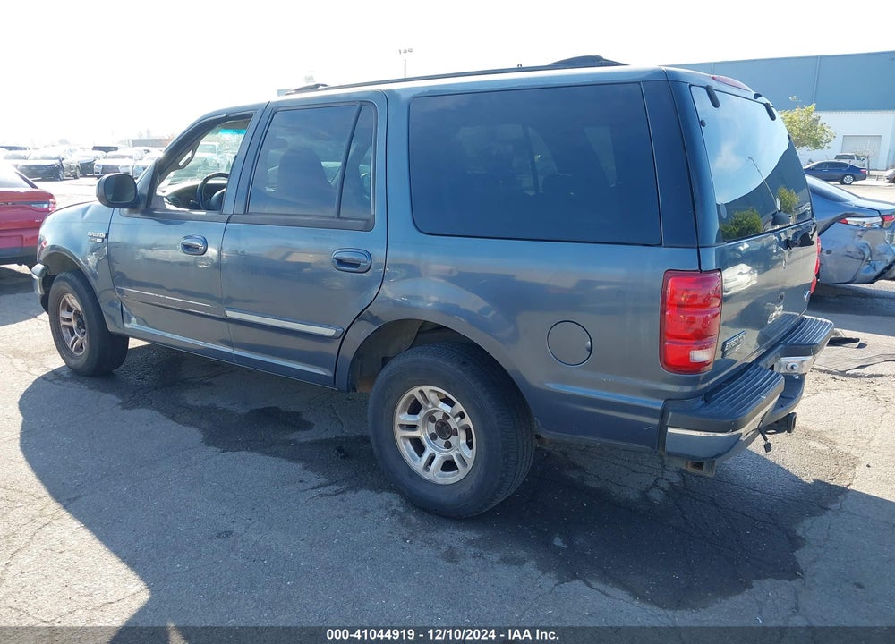 2000 FORD EXPEDITION XLT VIN: 1FMRU1566YLA69912