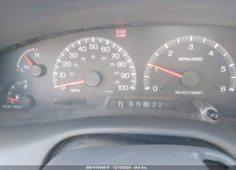 2000 FORD EXPEDITION XLT VIN: 1FMRU1566YLA69912