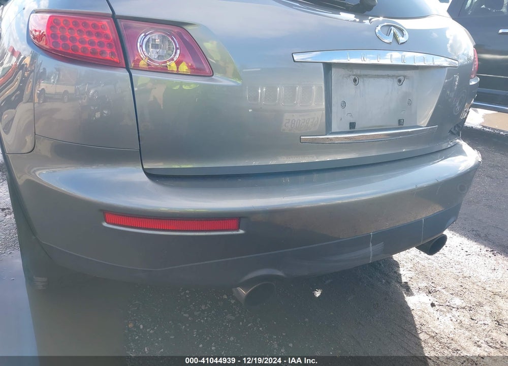2005 INFINITI FX35 VIN: JNRAS08W15X221452