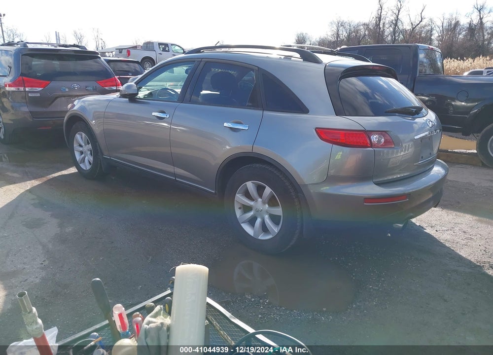 2005 INFINITI FX35 VIN: JNRAS08W15X221452