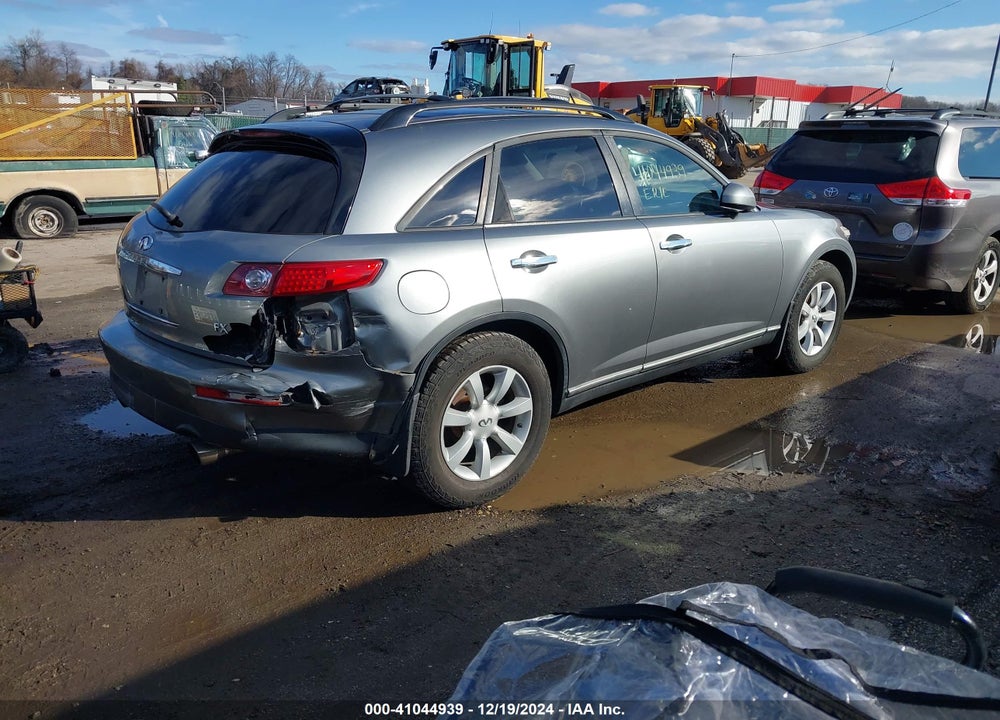 2005 INFINITI FX35 VIN: JNRAS08W15X221452
