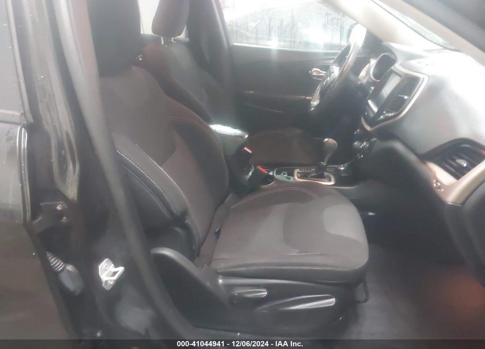 2016 JEEP CHEROKEE ALTITUDE VIN: 1C4PJMCB6GW182052