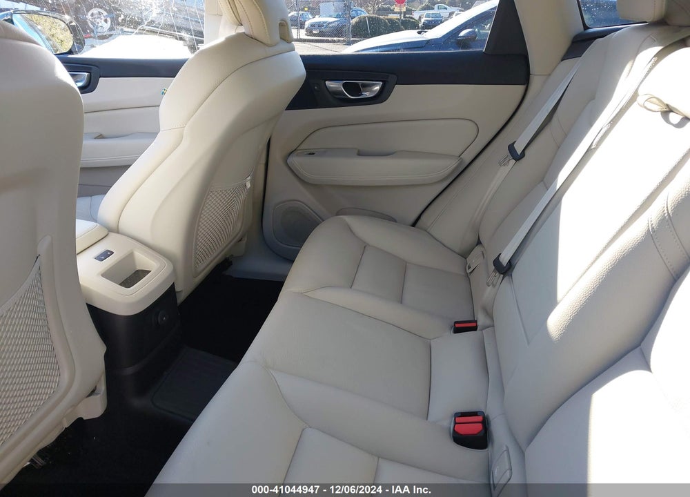 2024 VOLVO XC60 RECHARGE PLUG-IN HYBRID T8 PLUS DARK THEME VIN: YV4H60DL3R1849047