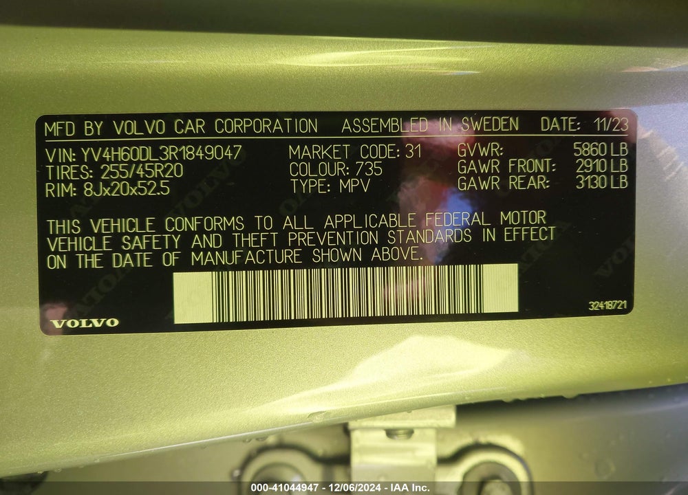2024 VOLVO XC60 RECHARGE PLUG-IN HYBRID T8 PLUS DARK THEME VIN: YV4H60DL3R1849047