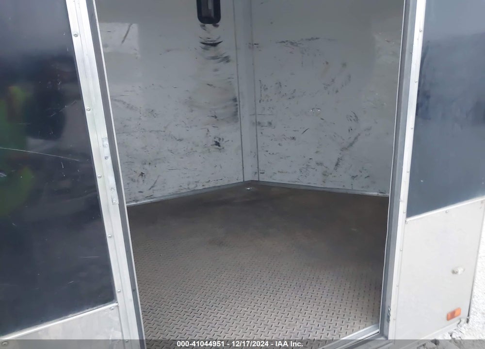 1999 TRAILER --- VIN: 53EBE1424HE028176
