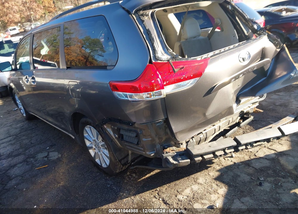 2013 TOYOTA SIENNA XLE 7 PASSENGER VIN: 5TDDK3DC1DS058882