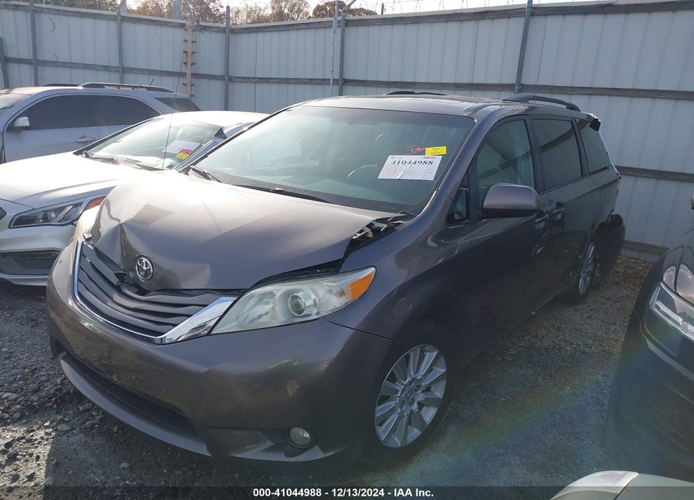 2013 TOYOTA SIENNA XLE 7 PASSENGER VIN: 5TDDK3DC1DS058882