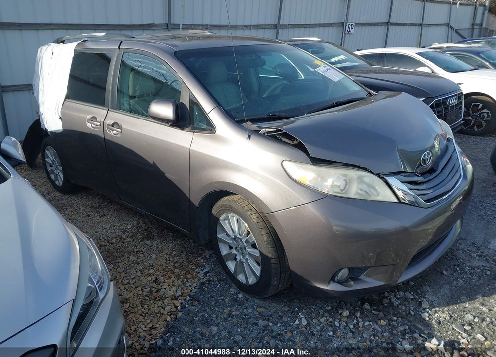 2013 TOYOTA SIENNA XLE 7 PASSENGER VIN: 5TDDK3DC1DS058882