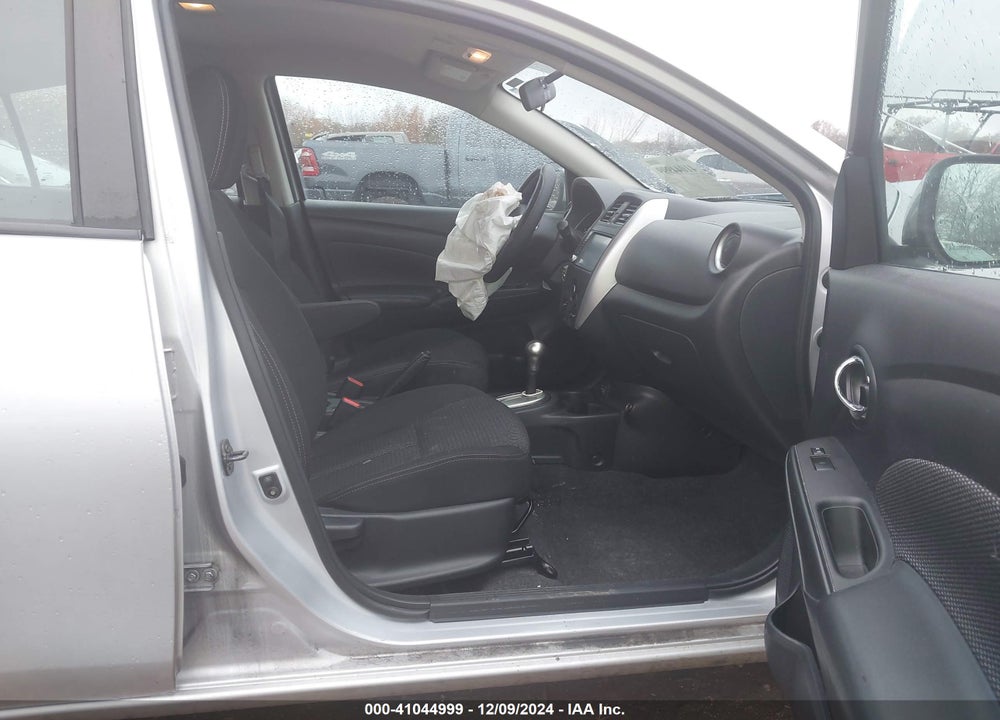 2019 NISSAN VERSA 1.6 SV VIN: 3N1CN7AP0KL857589