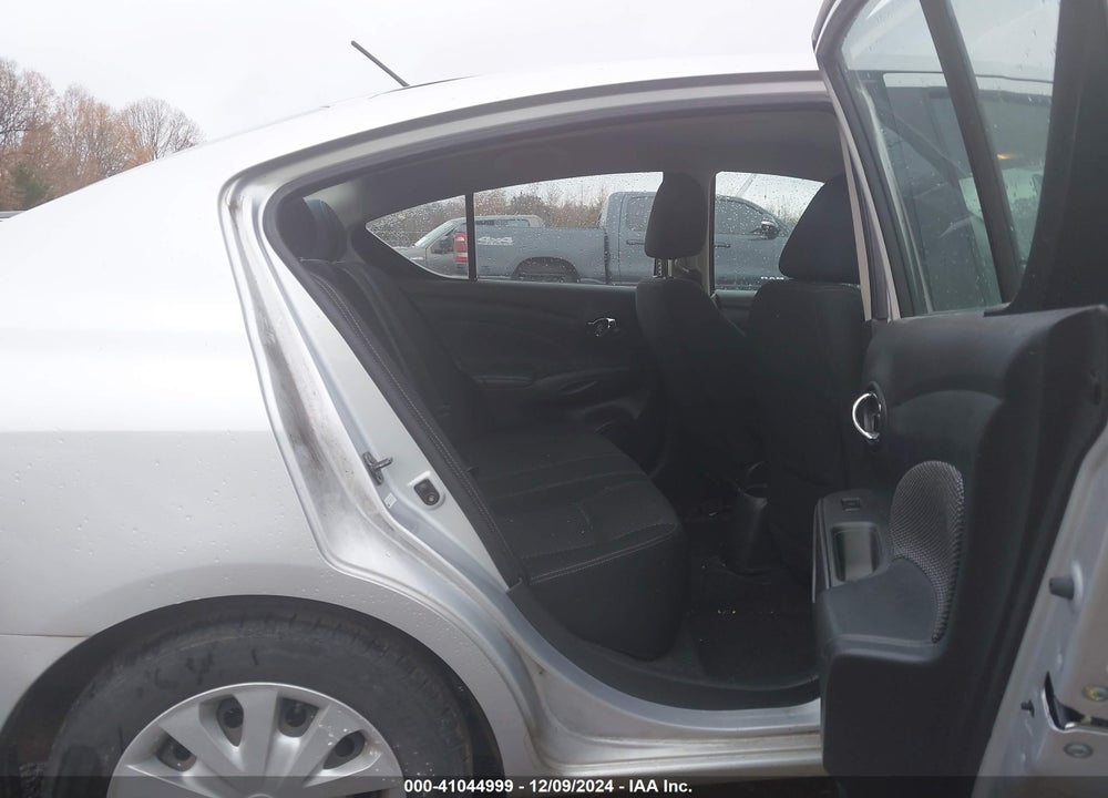 2019 NISSAN VERSA 1.6 SV VIN: 3N1CN7AP0KL857589