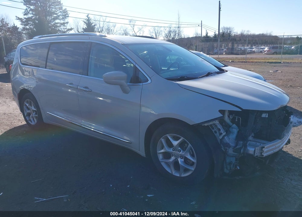 2017 CHRYSLER PACIFICA TOURING L PLUS VIN: 2C4RC1EG0HR584587