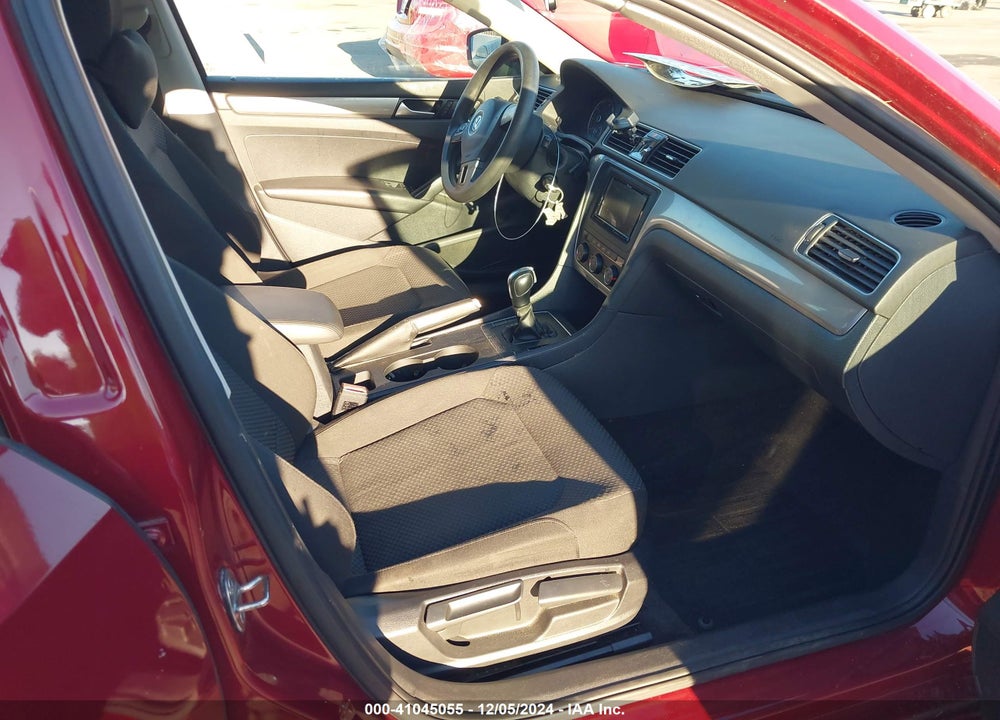 2015 VOLKSWAGEN PASSAT 1.8T S VIN: 1VWAT7A36FC077487