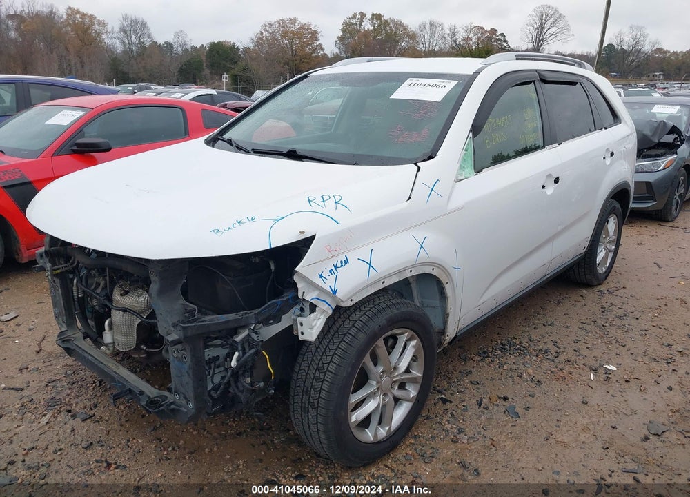 2015 KIA SORENTO LX V6 VIN: 5XYKT4A70FG551504