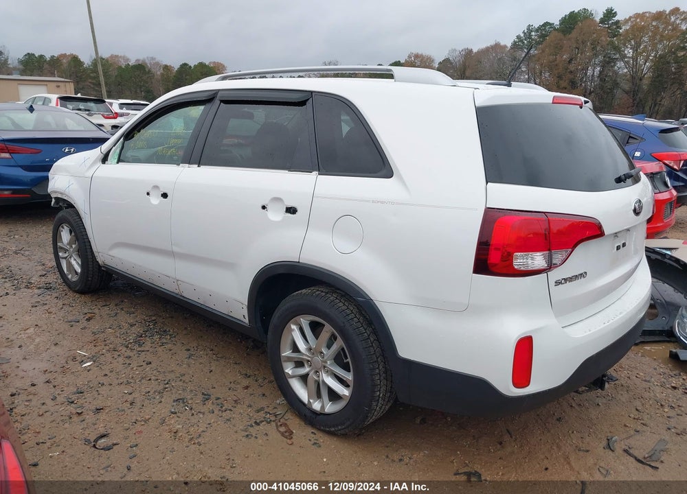 2015 KIA SORENTO LX V6 VIN: 5XYKT4A70FG551504