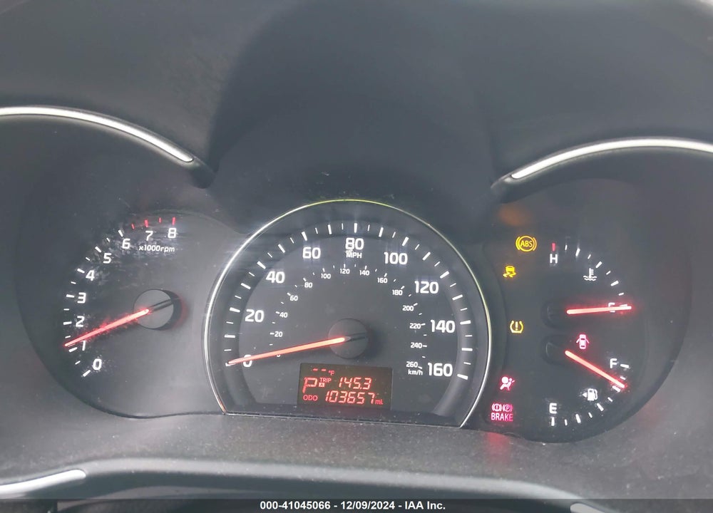 2015 KIA SORENTO LX V6 VIN: 5XYKT4A70FG551504