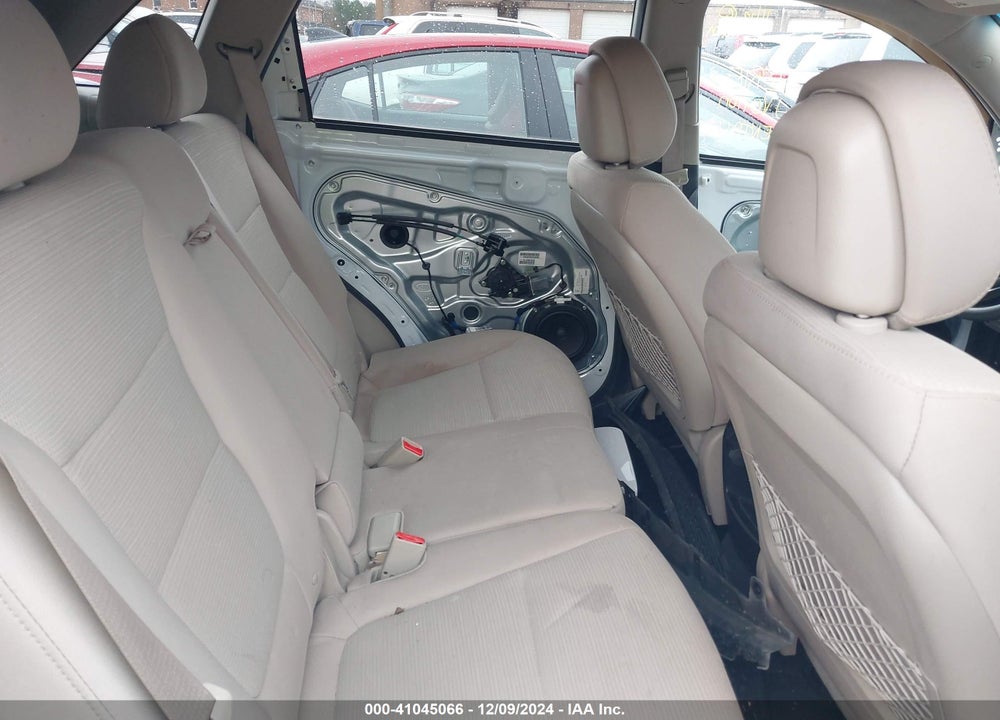 2015 KIA SORENTO LX V6 VIN: 5XYKT4A70FG551504
