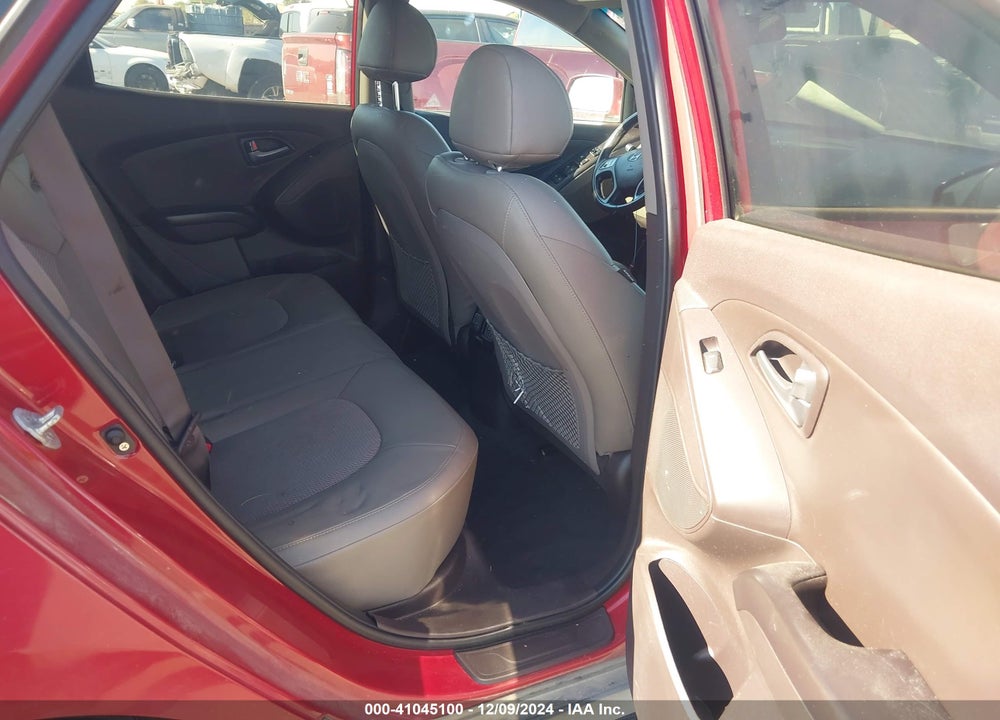 2015 HYUNDAI TUCSON SE VIN: KM8JU3AG2FU081828