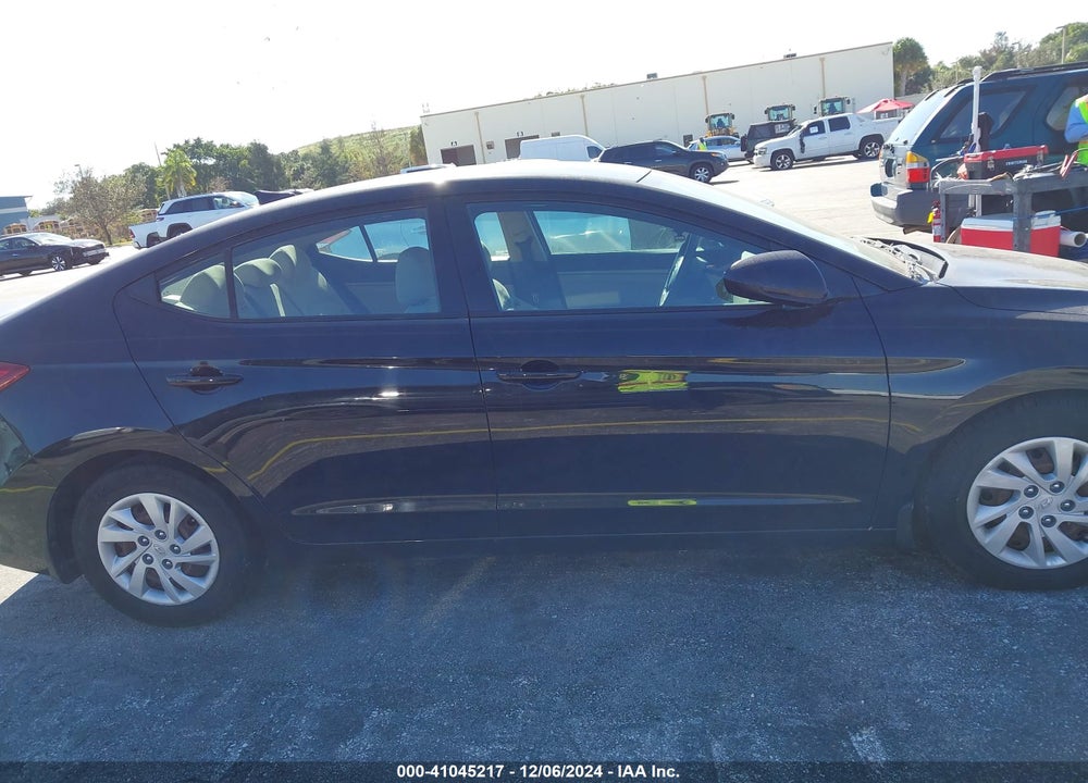2018 HYUNDAI ELANTRA SE VIN: 5NPD74LF7JH359676