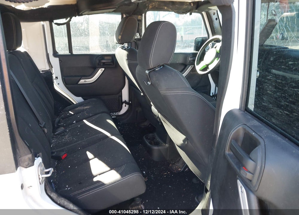 2017 JEEP WRANGLER UNLIMITED SAHARA VIN: 1C4BJWEG9HL679601