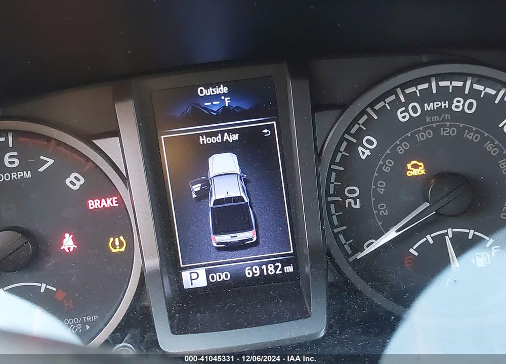 2017 TOYOTA TACOMA TRD SPORT VIN: 3TMCZ5AN8HM105453