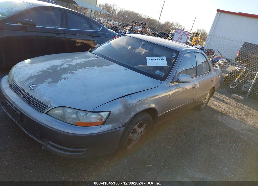 1992 LEXUS ES 300 VIN: JT8VK13T1N0106748